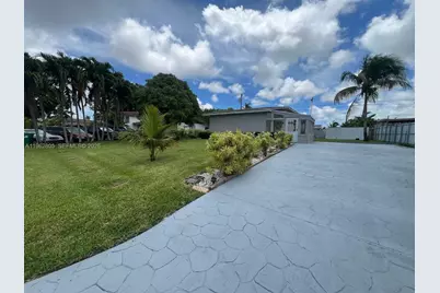 1260 NE 200th Ter, Miami, FL 33179 - Photo 13