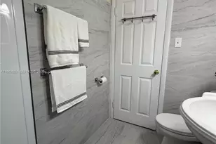 2460 NW 33rd St, Miami, FL 33142 - Photo 19