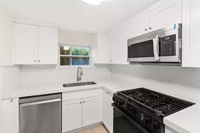 6365 SW 33rd St, Miami, FL 33155 - Photo 9