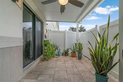 646 SW 12th St, Florida City, FL 33034 - Photo 29