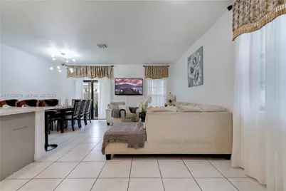 646 SW 12th St, Florida City, FL 33034 - Photo 3