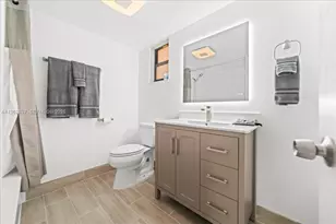 8851 N New River Canal Rd, Plantation, FL 33324 - Photo 15