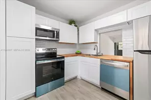 8851 N New River Canal Rd, Plantation, FL 33324 - Photo 7