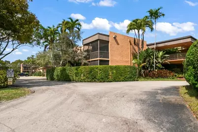 8851 N New River Canal Rd #16E, Plantation, FL 33324 - Photo 3