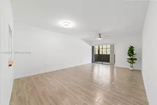 8851 N New River Canal Rd, Plantation, FL 33324 - Photo 9