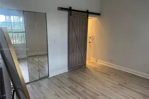 637 12th St, Miami Beach, FL 33139 - Photo 17