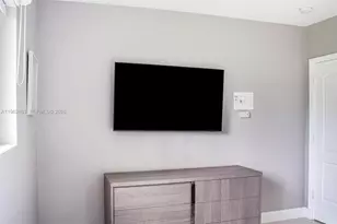 1019 NE 115th St, Biscayne Park, FL 33161 - Photo 25