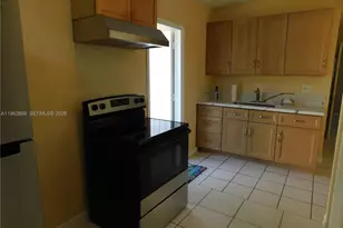 10121 W Jessamine St, Miami, FL 33157 - Photo 9