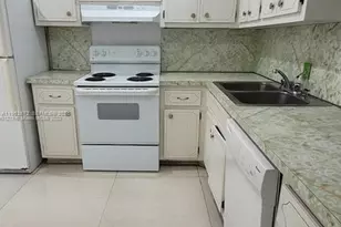 445 NE 195th St, Miami, FL 33179 - Photo 3