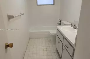 445 NE 195th St, Miami, FL 33179 - Photo 11