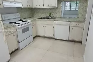 445 NE 195th St, Miami, FL 33179 - Photo 5