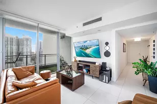 92 SW 3rd St, Miami, FL 33130 - Photo 3