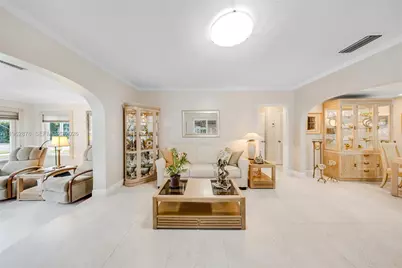 564 De Leon Dr, Miami Springs, FL 33166 - Photo 5