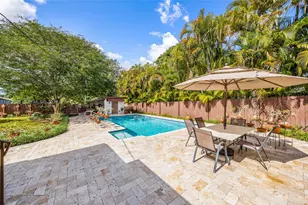 564 De Leon Dr, Miami Springs, FL 33166 - Photo 1