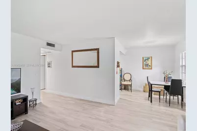 13250 SW 7th Ct #317L, Pembroke Pines, FL 33027 - Photo 3