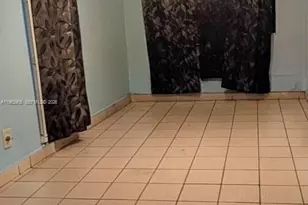 1040 NW 149th St, Miami, FL 33168 - Photo 9