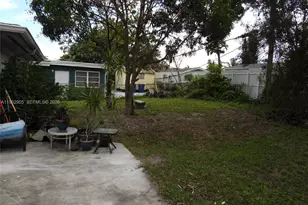 1040 NW 149th St, Miami, FL 33168 - Photo 3