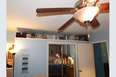 1040 NW 149th St, Miami, FL 33168 - Photo 17