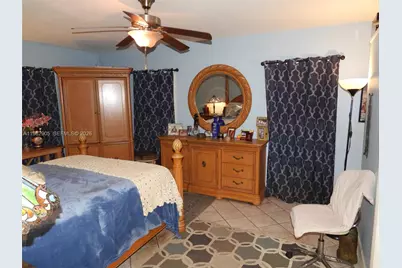 1040 NW 149th St, Miami, FL 33168 - Photo 13