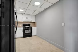 100 Bayview Dr, Sunny Isles Beach, FL 33160 - Photo 13