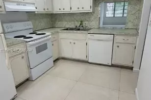 445 NE 195th St, Miami, FL 33179 - Photo 5