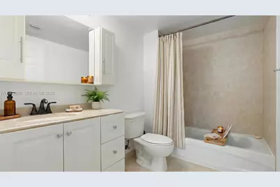 275 NE 18th St #1510, Miami, FL 33132 - Photo 5
