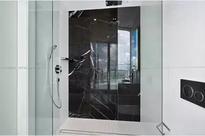 300 Biscayne Blvd Way #4901E, Miami, FL 33131 - Photo 25