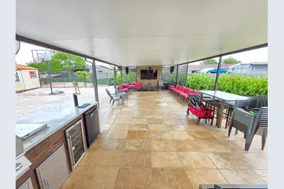 19631 NW 45th Ave, Miami Gardens, FL 33055 - Photo 33