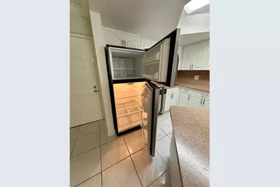 8235 Lake Dr #204, Doral, FL 33166 - Photo 7