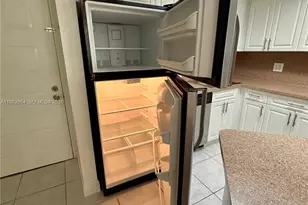 8235 Lake Dr, Doral, FL 33166 - Photo 7