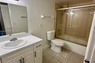 8235 Lake Dr, Doral, FL 33166 - Photo 15