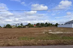 12th Pl, Cape Coral, FL 33909 - Photo 3