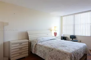 1200 St Charles Pl, Pembroke Pines, FL 33026 - Photo 15