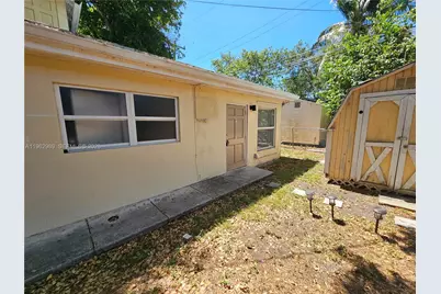 26 SE 13th Ter #7, Dania Beach, FL 33004 - Photo 11
