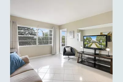 4805 NW 35th St #506, Lauderdale Lakes, FL 33319 - Photo 7