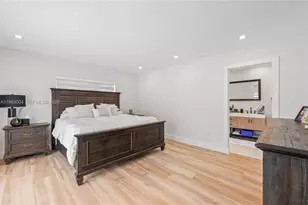 8605 SW 162nd St, Palmetto Bay, FL 33157 - Photo 5