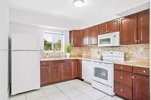 10001 W Bay Harbor Dr, Bay Harbor Islands, FL 33154 - Photo 9