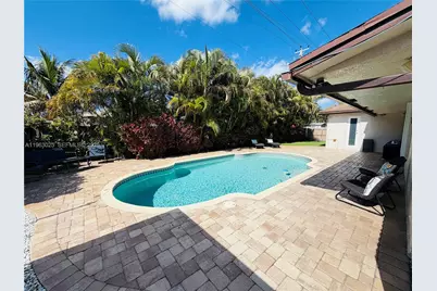 820 NW 91st Ave, Pembroke Pines, FL 33024 - Photo 3