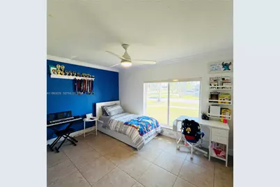 820 NW 91st Ave, Pembroke Pines, FL 33024 - Photo 19