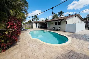 820 NW 91st Ave, Pembroke Pines, FL 33024 - Photo 17