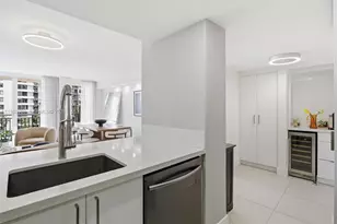 540 Brickell Key Dr, Miami, FL 33131 - Photo 13