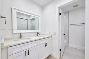 10180 NW 41st St, Doral, FL 33178 - Photo 17