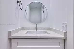 10180 NW 41st St, Doral, FL 33178 - Photo 13