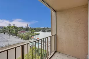 2001 Atlantic Shores Blvd, Hallandale Beach, FL 33009 - Photo 15