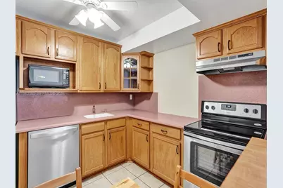 2001 Atlantic Shores Blvd #419, Hallandale Beach, FL 33009 - Photo 5