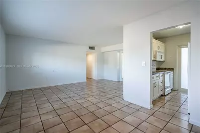 1940 Biarritz Dr #11, Miami Beach, FL 33141 - Photo 5