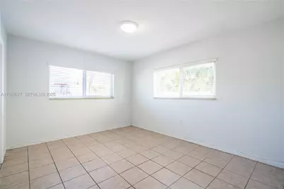 1940 Biarritz Dr #11, Miami Beach, FL 33141 - Photo 15