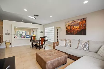 17912 SW 12th Ct, Pembroke Pines, FL 33029 - Photo 13