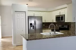 1101 Tupelo Way, Weston, FL 33327 - Photo 5