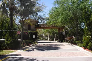 2750 E Jockey Cir E, Davie, FL 33330 - Photo 5